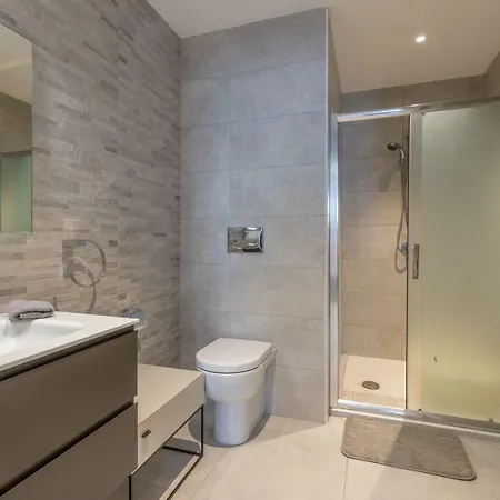 Central Luxurious Bedroom For 2 招待所 纳克萨